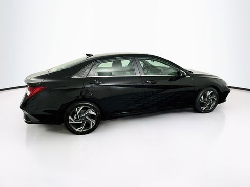 Used 2025 Hyundai Elantra SEL FWD image 10