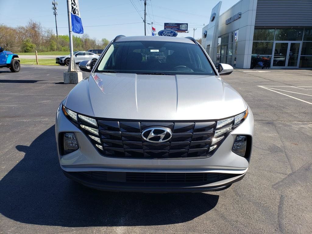 Used 2023 Hyundai Tucson SEL FWD image 2