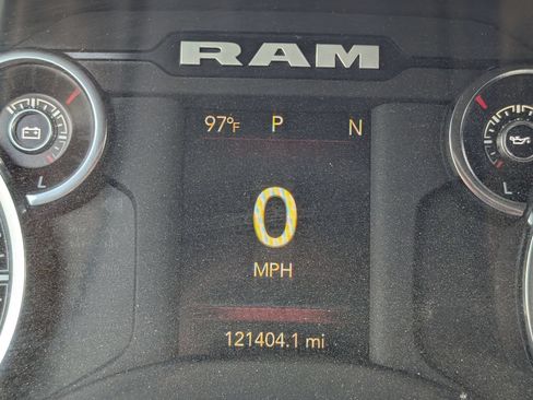 Used 2023 RAM 2500 Tradesman w/ Chrome Appearance Group AWD/4WD image 10