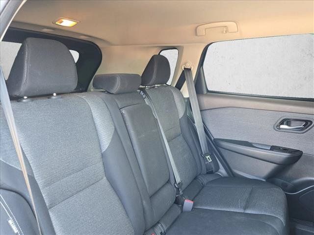 Used 2021 Nissan Rogue SV FWD image 18