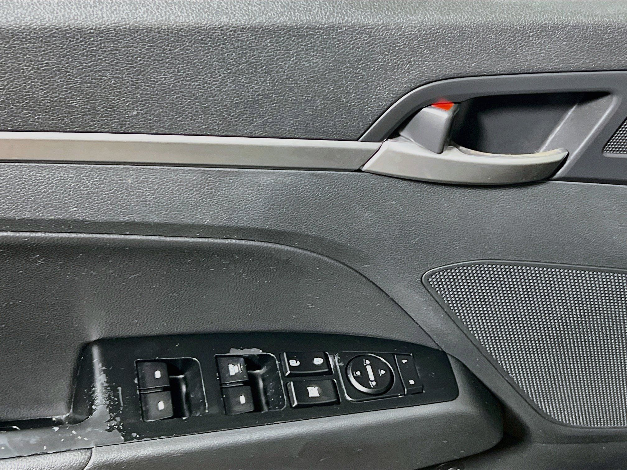 Used 2019 Hyundai Elantra Limited w/ Cargo Package FWD image 16