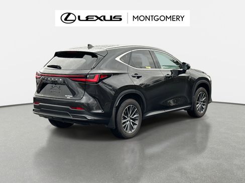 Used 2025 Lexus NX 300h AWD w/ Luxury Package image 4