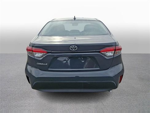 Used 2025 Toyota Corolla LE image 5