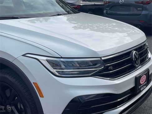 Used 2022 Volkswagen Tiguan SE R-Line image 10