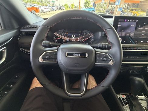 Used 2024 Jeep Compass Trailhawk AWD/4WD image 17