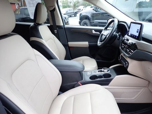 Used 2020 Ford Escape Titanium AWD/4WD image 10