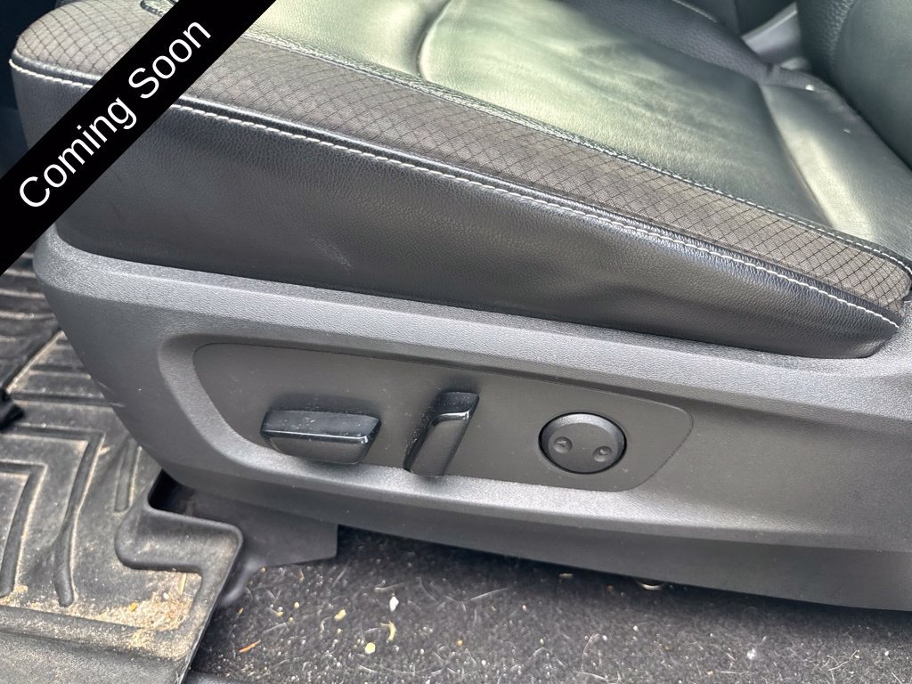 Used 2022 Nissan Pathfinder SL w/ SL Black Package FWD image 9