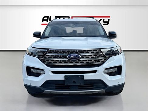 Used 2022 Ford Explorer Platinum w/ Equipment Group 601A image 2
