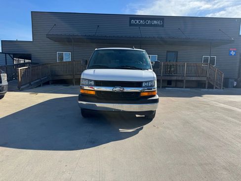Used 2017 Chevrolet Express 3500 LT w/ LT Preferred Equipment Group image 13