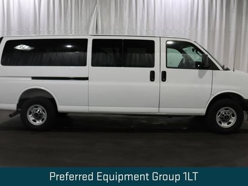 Used 2025 GMC Savana 3500 LT w/ LT Preferred Equipment Group RWD image 2