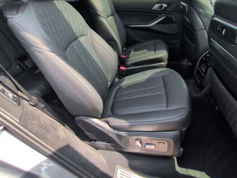 Used 2024 BMW X7 M60i AWD/4WD image 21