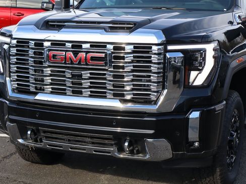 New 2025 GMC Sierra 2500 Denali w/ Denali Reserve Package image 4