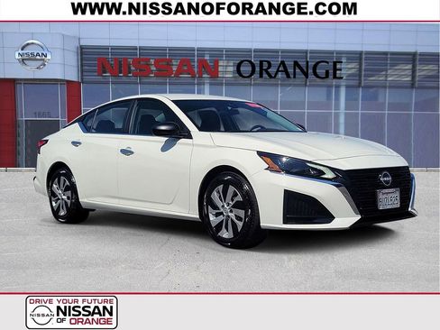 Certified 2025 Nissan Altima 2.5 S image 1