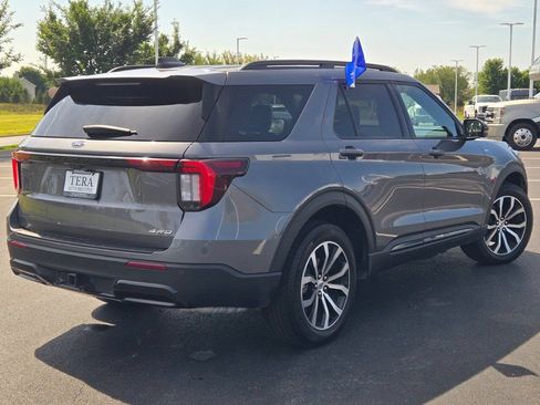 Used 2025 Ford Explorer ST-Line AWD/4WD image 13