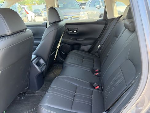 Used 2023 Honda HR-V EX-L image 8