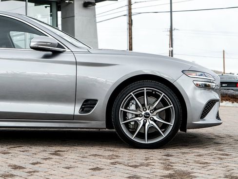 Used 2025 Genesis G70 2.5T image 9