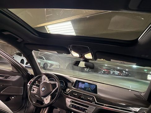 Used 2017 BMW 740e xDrive image 8