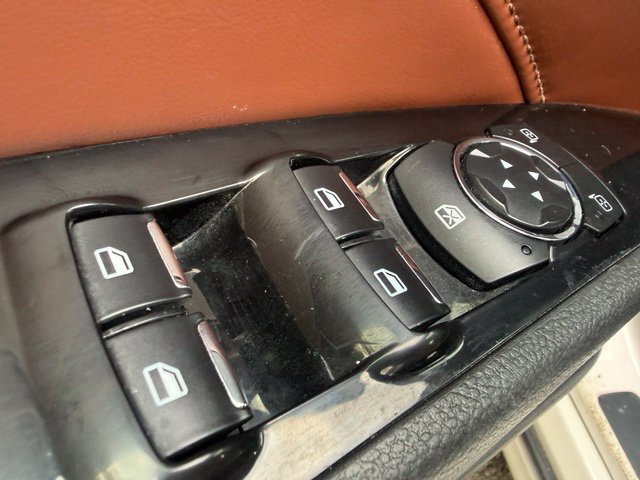 Used 2016 Ford Fusion SE w/ Equipment Group 202A FWD image 12