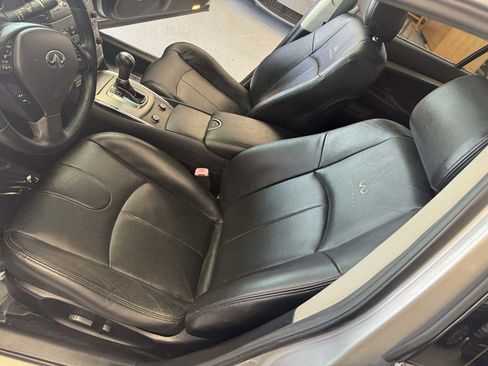 Used 2010 INFINITI G37 Journey w/ Premium Pkg image 12