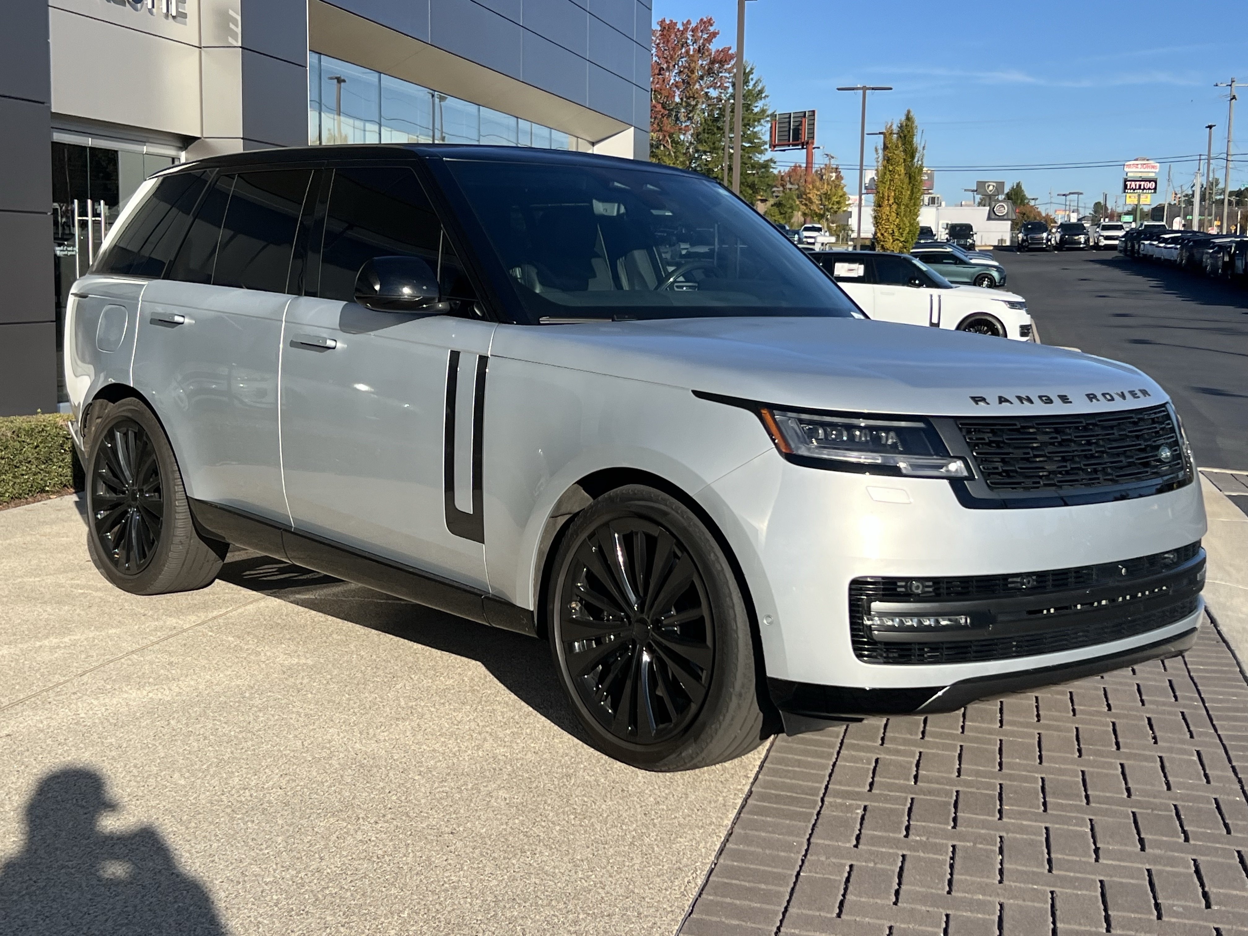Used 2024 Land Rover Range Rover SE AWD/4WD image 9