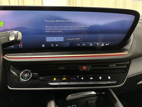 Certified 2025 Buick Envision Sport Touring image 29