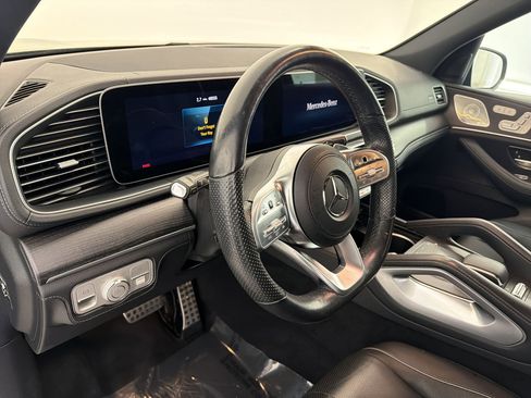 Used 2022 Mercedes-Benz GLS 450 4MATIC image 4