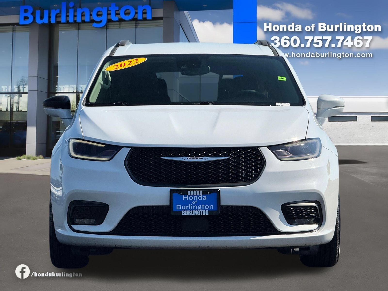 Used 2022 Chrysler Pacifica Touring-L FWD image 10