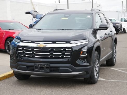 Used 2025 Chevrolet Equinox LT w/ Convenience Package II AWD/4WD image 3