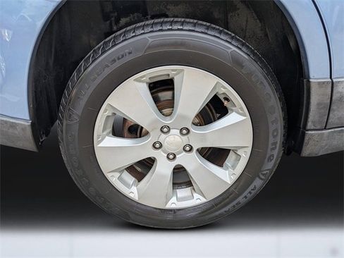 Used 2011 Subaru Outback 2.5i Premium image 11