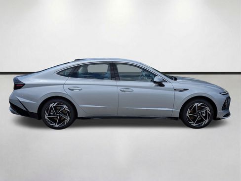 New 2026 Hyundai Sonata SEL FWD image 3