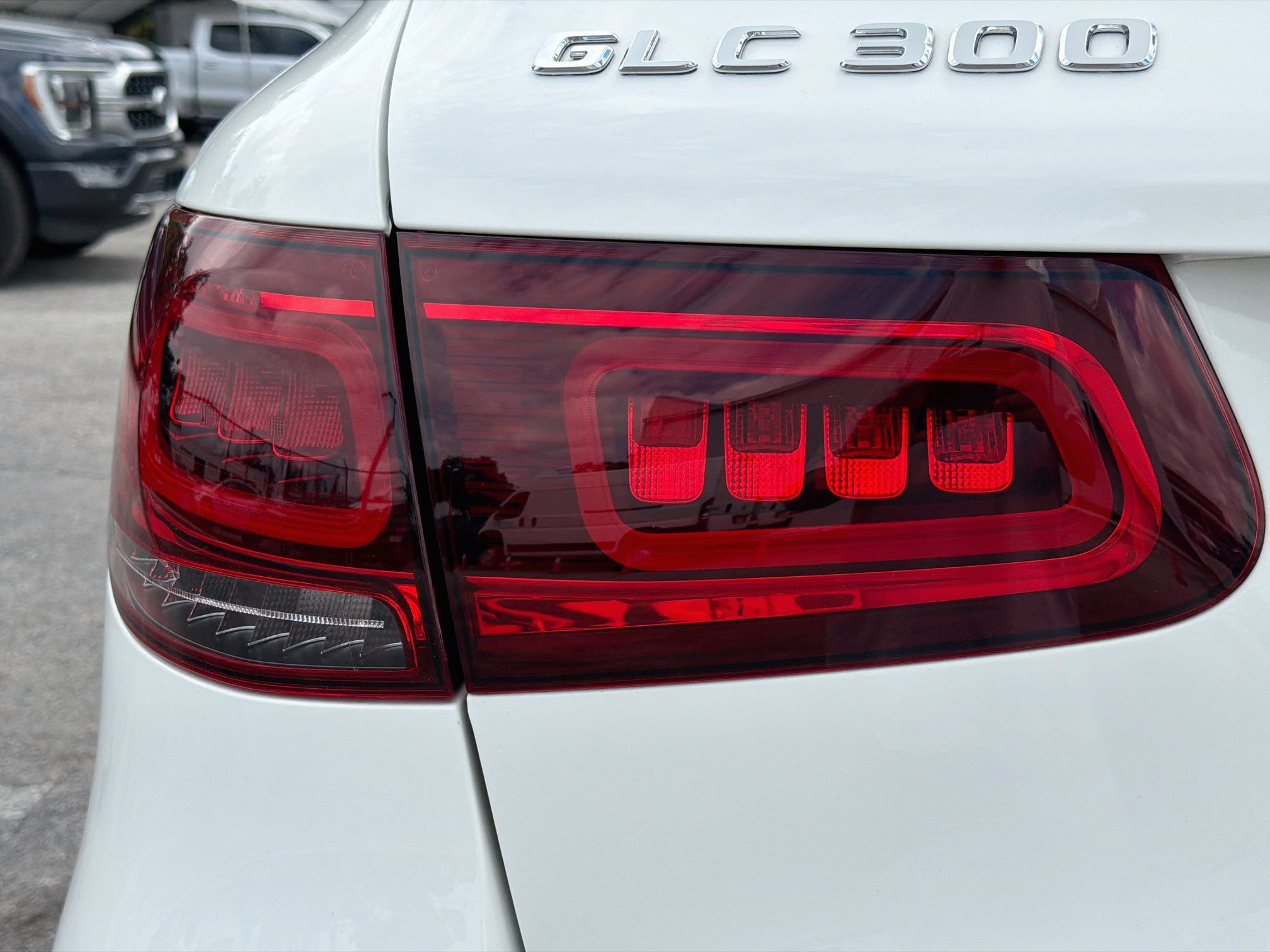 Used 2022 Mercedes-Benz GLC 300 4MATIC image 10