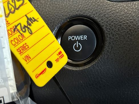 Used 2025 Toyota Camry SE FWD image 24