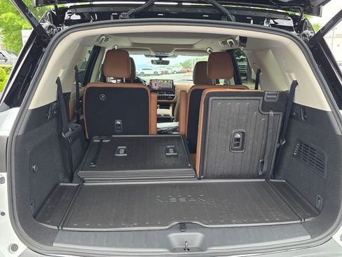New 2026 Nissan Pathfinder Platinum AWD/4WD image 14