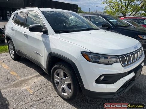 Used 2022 Jeep Compass Latitude w/ Convenience Group AWD/4WD image 2