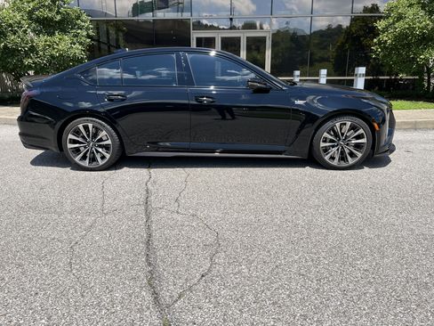 Used 2026 Cadillac CT5 V Blackwing w/ Carbon Fiber 2 Package RWD image 2