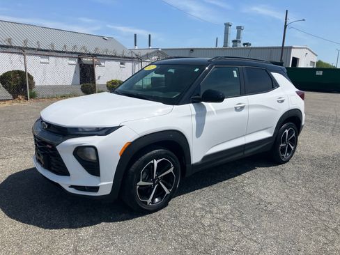 Used 2023 Chevrolet TrailBlazer RS w/ Sun and Liftgate Package AWD/4WD image 1