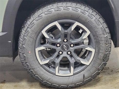 New 2026 Chevrolet Equinox ACTIV image 9