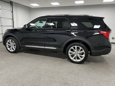 Used 2022 Ford Explorer Platinum w/ Equipment Group 601A image 8
