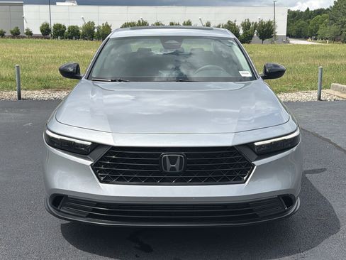 Certified 2025 Honda Accord SE image 3