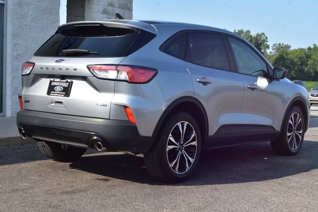 Used 2022 Ford Escape SE w/ SE Sport Appearance Package AWD/4WD image 15