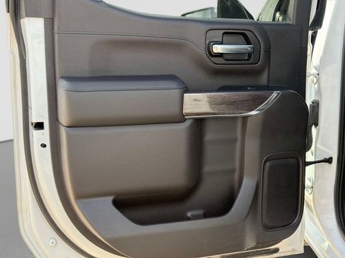 Used 2020 Chevrolet Silverado 1500 LTZ AWD/4WD image 13