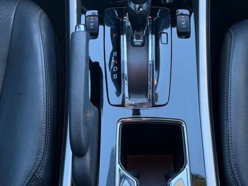 Used 2016 Honda Accord Touring image 12