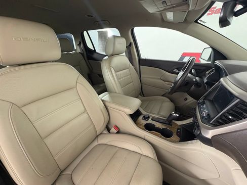 Used 2019 GMC Acadia Denali w/ Technology Package FWD image 38