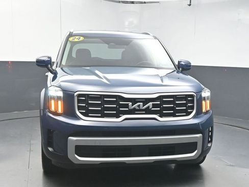Used 2024 Kia Telluride S FWD image 3