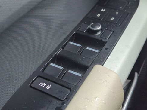 Used 2020 Land Rover Defender 110 HSE image 22