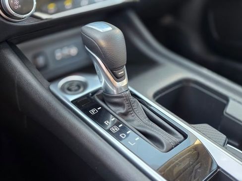 Used 2024 Nissan Sentra SV image 32