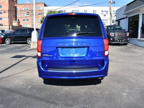 Used 2020 Dodge Grand Caravan SE w/ UConnect Hands-Free Group image 9