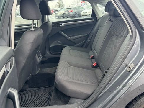 Used 2016 Volkswagen Passat 1.8T R-Line image 18