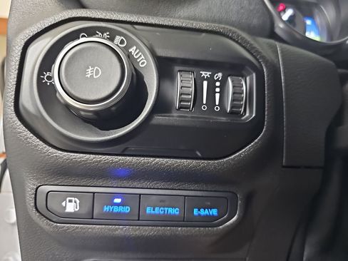 Used 2021 Jeep Wrangler Unlimited Rubicon 4xe w/ Cold Weather Group AWD/4WD image 28