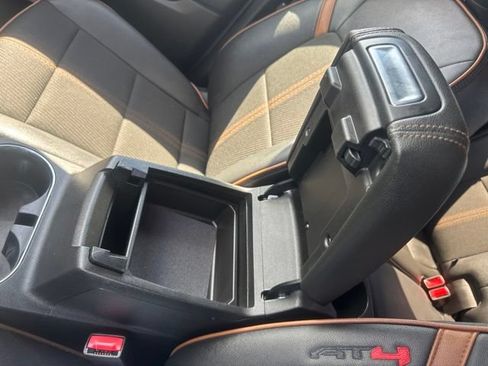 Used 2023 GMC Canyon AT4 AWD/4WD image 28